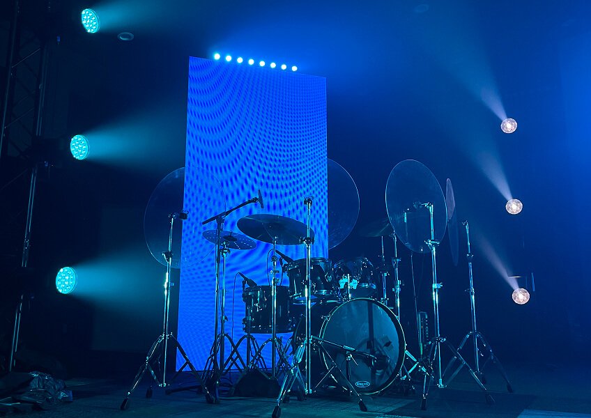 Stage Designs Adapting To Real World Limitation